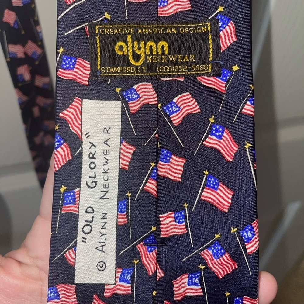 American flag tie - Picture 3 of 4